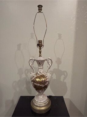 Ornate Floral Ceramic Table Lamp in White and Gold